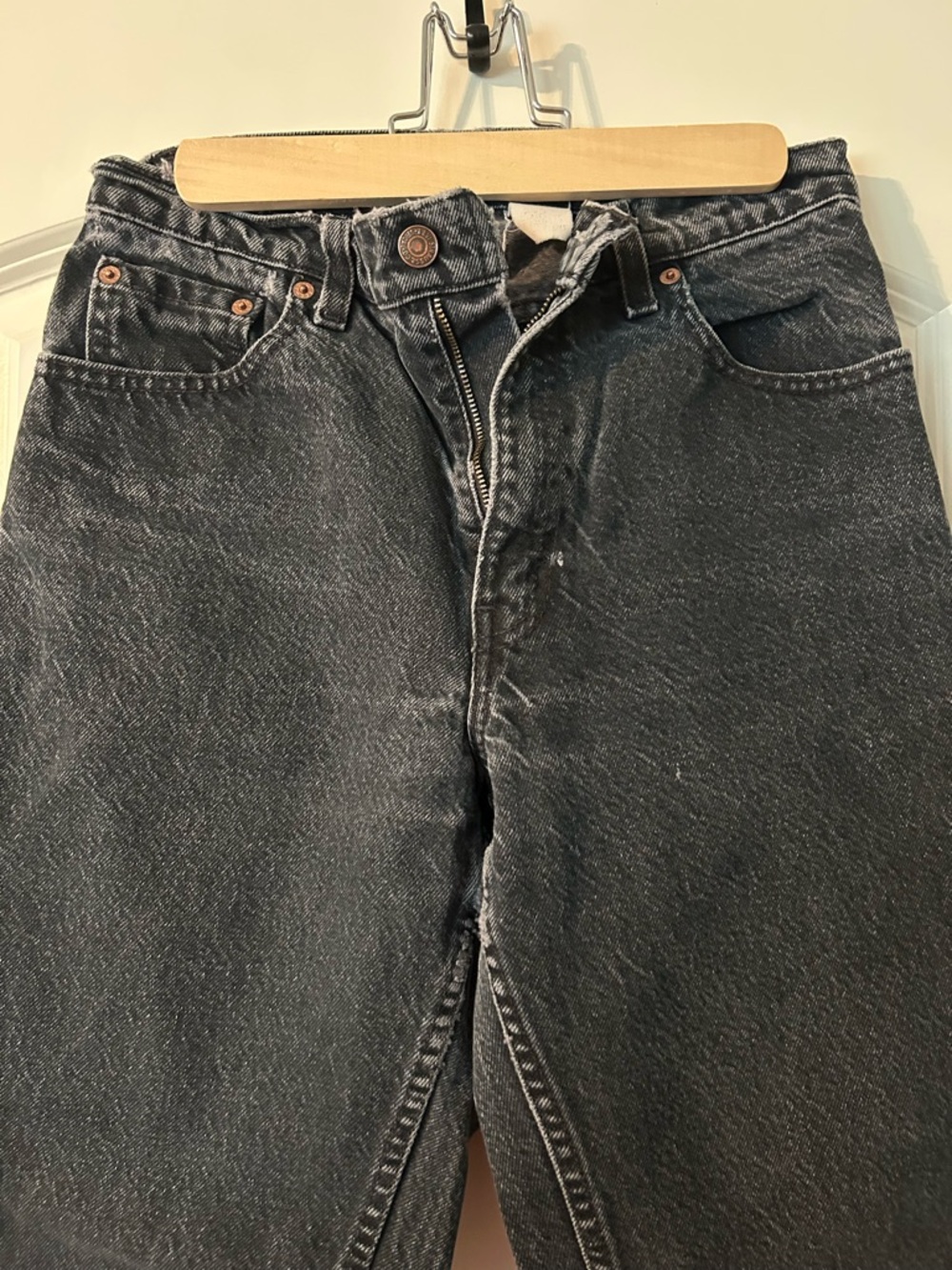 Vintage Levi's Black Washed Straight Jeans - Picture 3 of 6